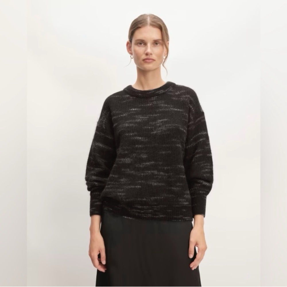 Everlane Cocoon Crew in Alpaca in black heather